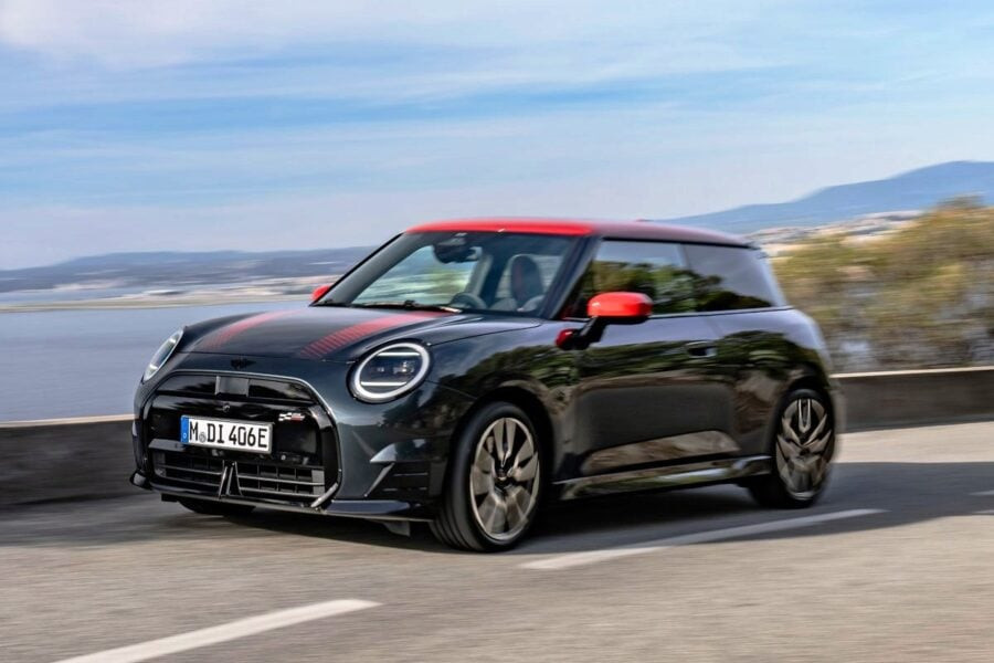 New hot electric hatchback Mini Cooper SE JCW Trim: like that, but not really