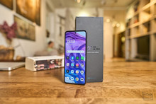 Розкриваємо Motorola Razr 50 Ultra – детальний огляд складаного смартфона