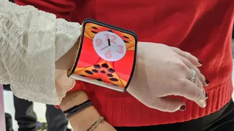 Motorola представила концепт моделі «наручного» смартфона