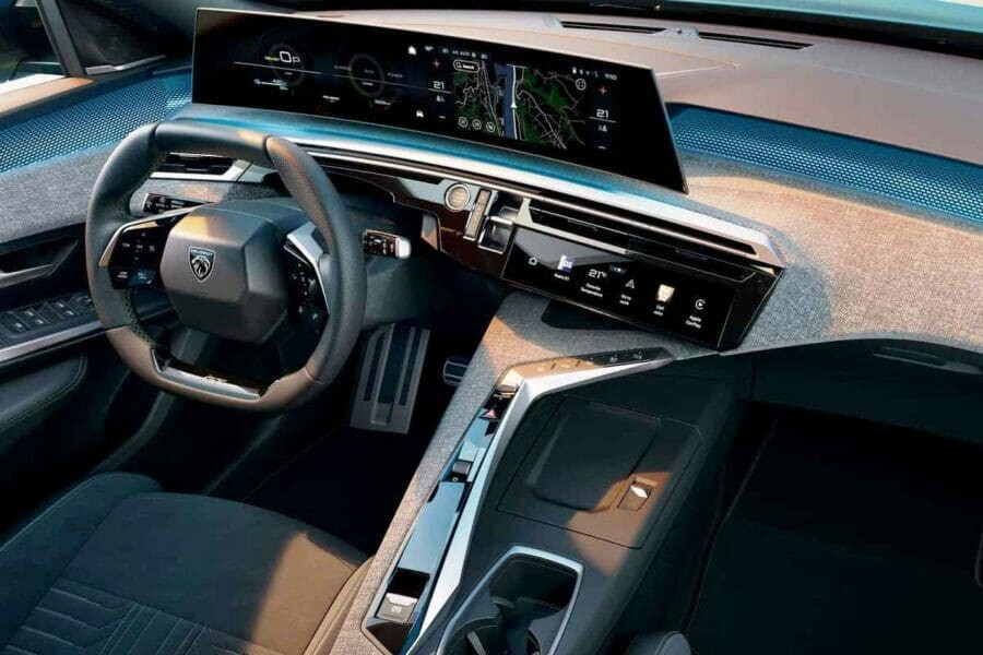 New interior for the new Peugeot 3008: levitating 21-inch display and sensors everywhere