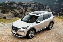 The new Nissan X-Trail in the Euro version: three cylinders under the hood, seven seats in the cabin