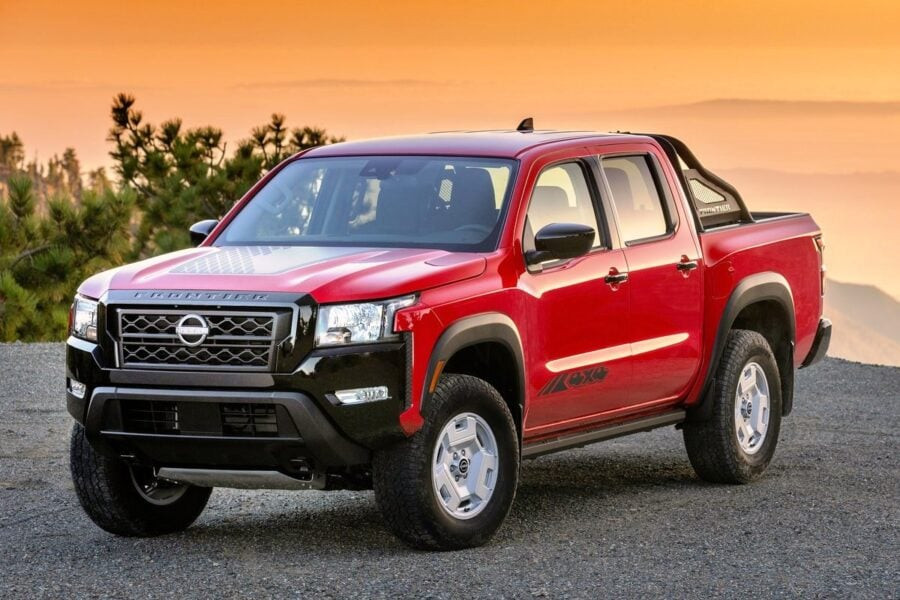 Nissan Frontier Hardbody pickup: a new special version in memory of the past