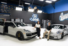 Cayenne Turbo GT Minivan х West Coast Customs: Марк Цукерберг подарував дружині кастомний Porsche