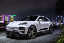 The new Porsche Macan crossover is presented: electric, powerful, technological