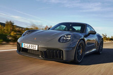 Debut of the Porsche 911 Carrera GTS T-Hybrid: the legend became a hybrid for the first time