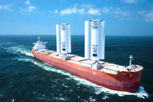 Вантажне судно Pyxis Ocean із унікальними вітрилами вийшло в перший рейс