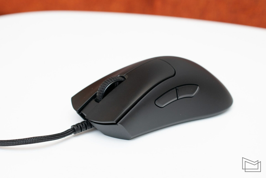 Огляд надлегкої ігрової миші Razer Deathadder V3