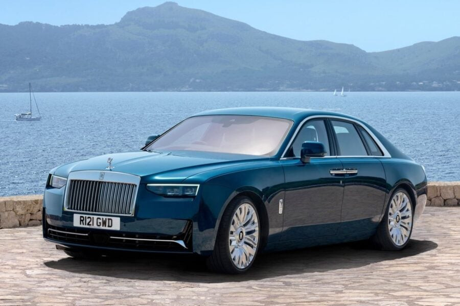 Представлено Rolls-Royce Ghost Series II: нові фари та ліхтарі, незмінний V12