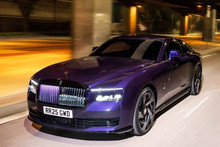 Дрім-кар на п’ятницю: представлено Rolls-Royce Spectre Black Badge