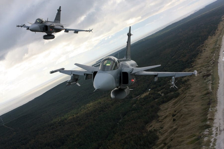 Sweden-Ukraine: joint production of CV90 infantry fighting vehicles and training of Ukrainian pilots on Saab JAS 39 Gripen