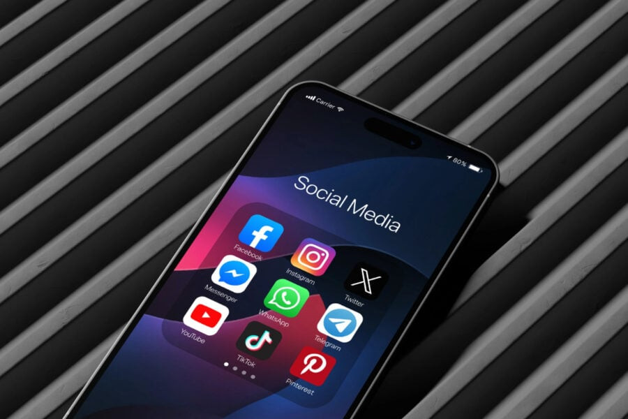 Американці продають смартфони із встановленим TikTok на eBay, ціни сягають $1 млн