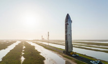 SpaceX rolls Starship 24 to the launch site of the Boca Chica spaceport