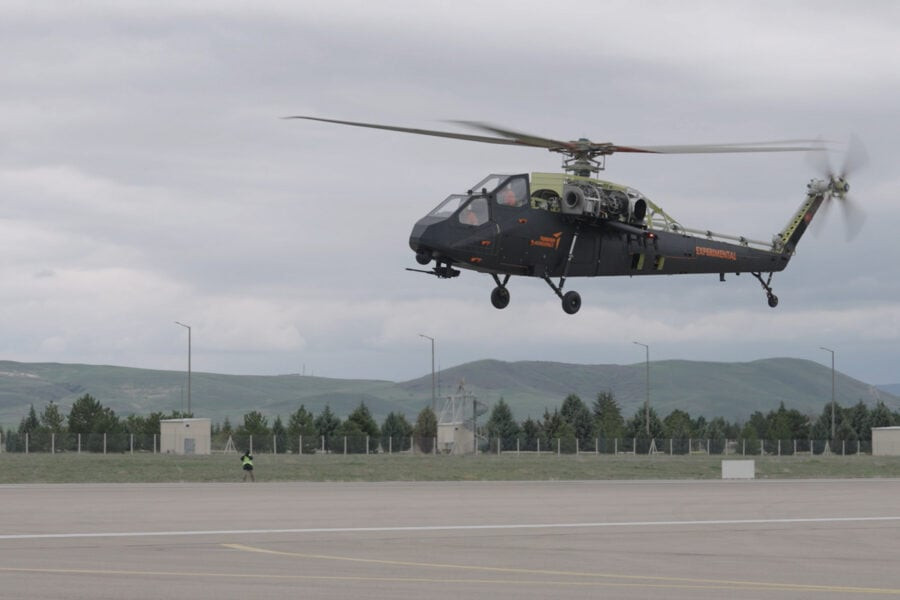 Важкий турецький ударний гелікоптер TAI T929 ATAK 2 здійснив перший політ на українських двигунах
