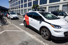 Cruise unmanned taxis accused of blocking ambulance in San Francisco, patient dies