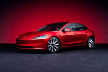 Представлено оновлений електромобіль Tesla Model 3