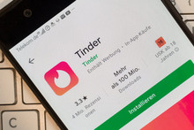 Tinder використає ШІ, щоб обрати фото профілю за вас