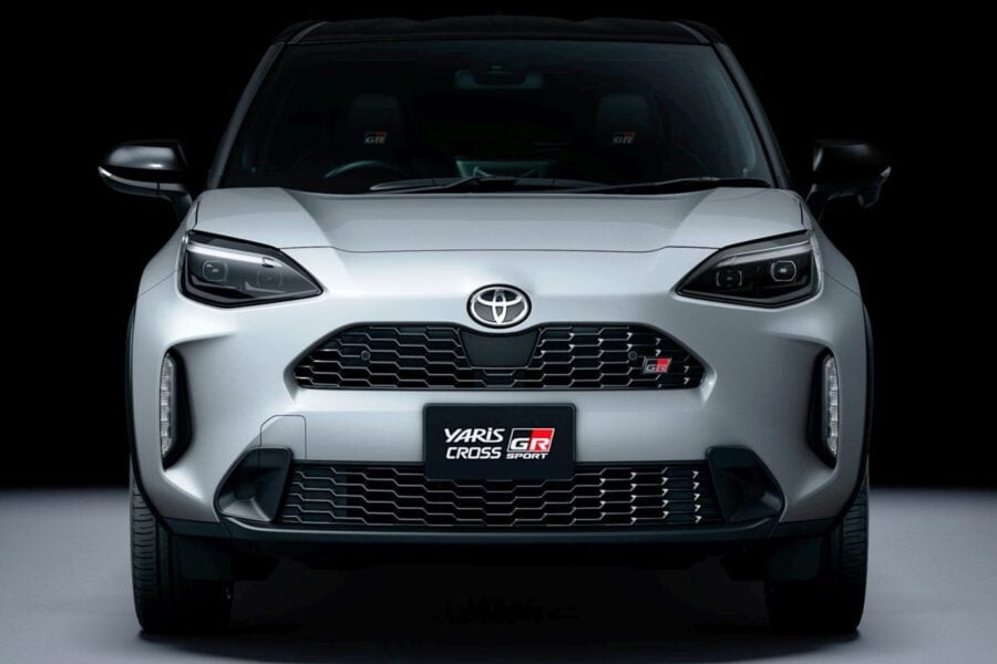 The new crossover Toyota Yaris Cross GR Sport: sport in a mini format