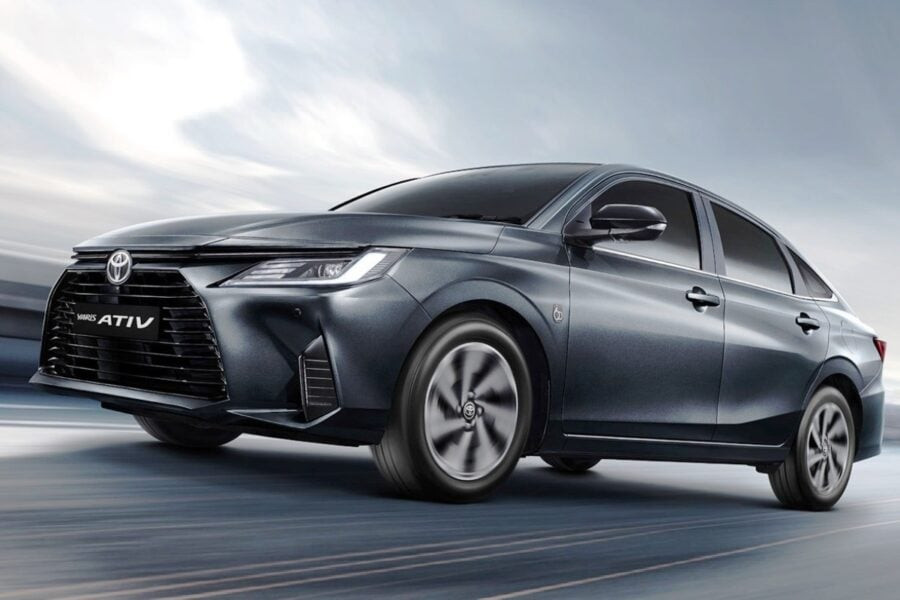 Седан Toyota Yaris Ativ: ось такою має бути справді доступна Toyota?