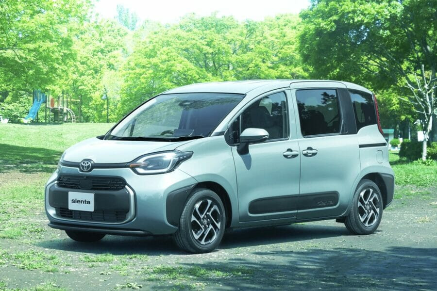 The new Toyota Sienta minivan: hybrid, all-wheel drive, from $15,000