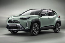 Представлено оновлений кросовер Toyota Yaris Cross: більше потужності та дисплеїв