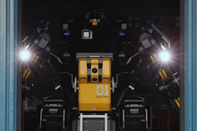 Японський стартап Tsubame Industries створив робота Archax у дусі Gundam