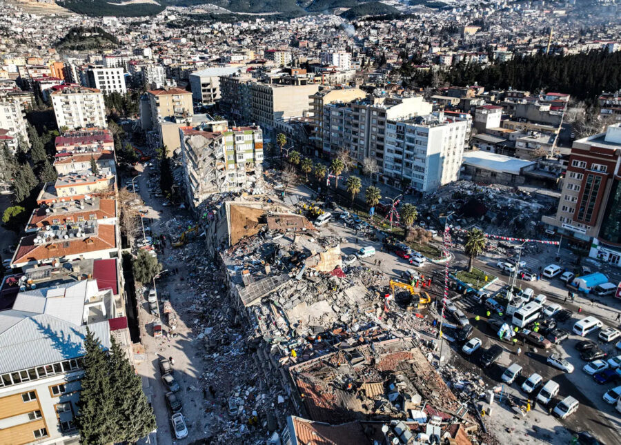 Turkey has banned Twitter over criticism of the government's handling of the earthquake. Among other things, the social network is used to search for people under rubble