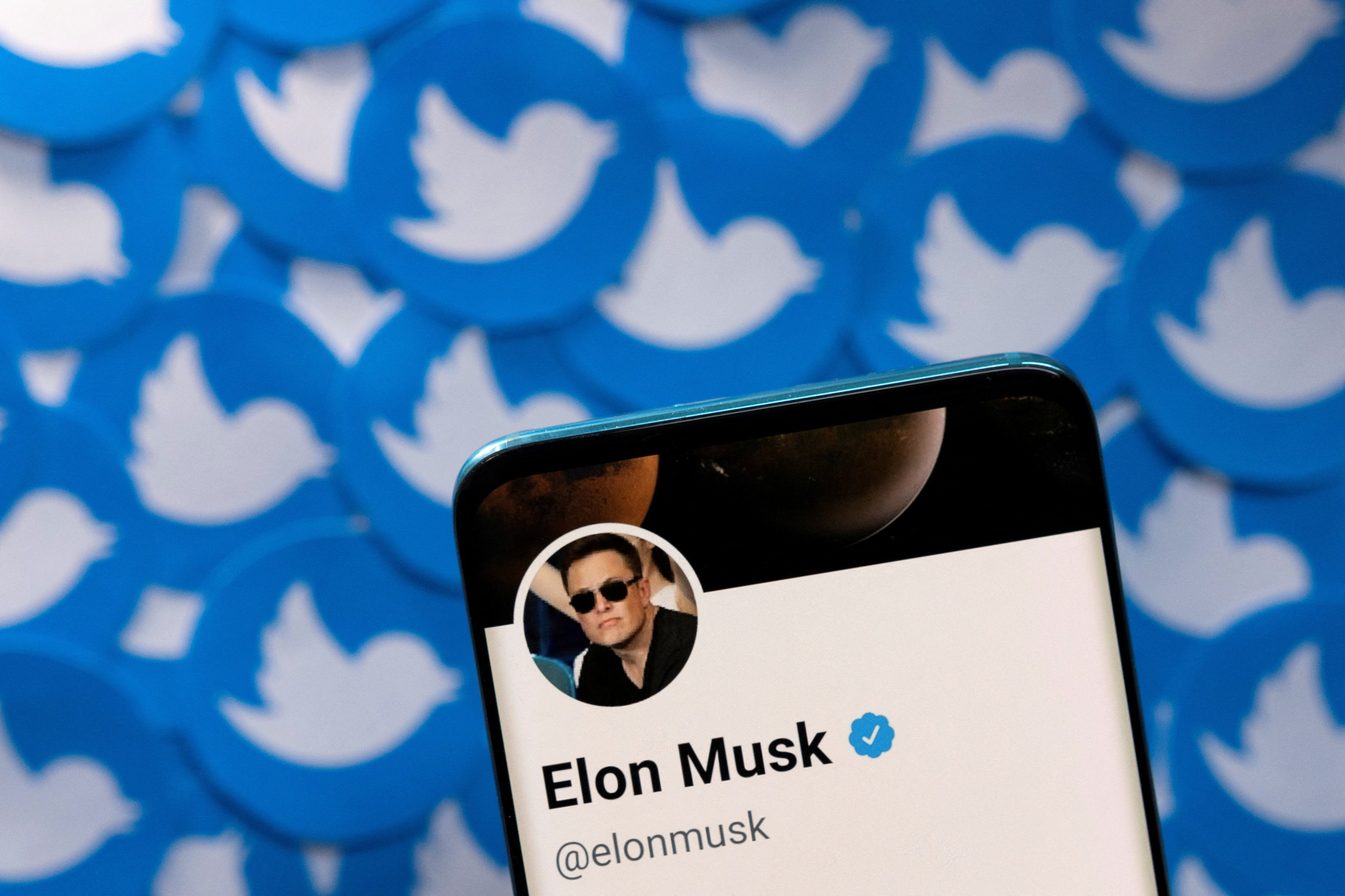 Revenues from advertising on Twitter decreased by 50% - Elon Musk