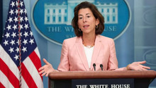 США на 10 років заборонив американським технологічним компаніям будувати нові фабрики у Китаї