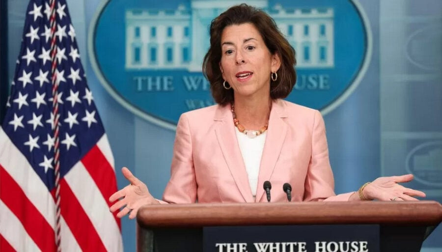 США на 10 років заборонив американським технологічним компаніям будувати нові фабрики у Китаї