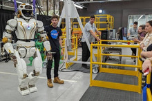 A test is being prepared for NASA's humanoid robot – it will take care of energy objects