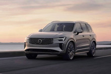 Update for Volvo XC90: electric design, hybrids only, new multimedia system