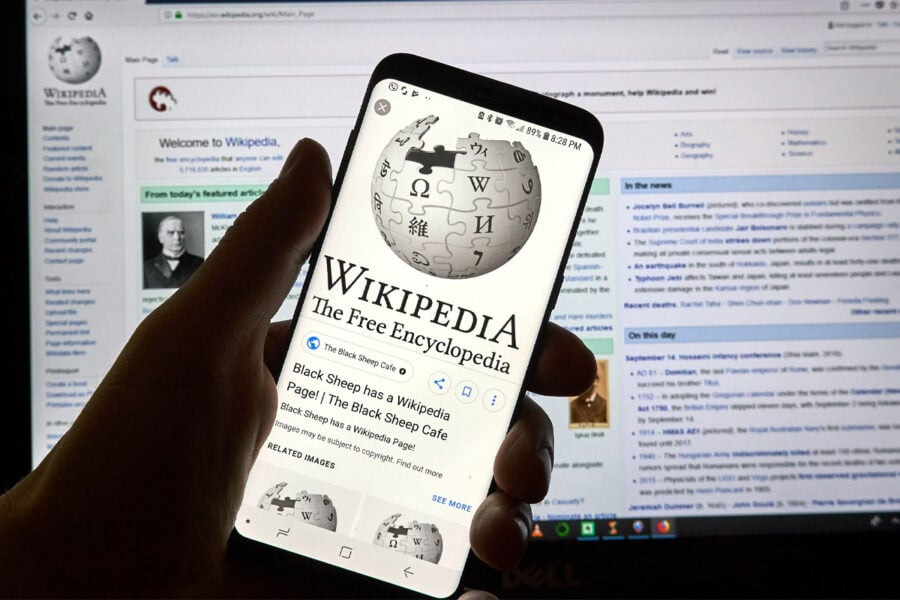 Wikipedia знизила рейтинг надійності CNET через використання ШІ для публікацій