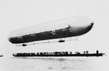 Фото дня: дирижабль USS Macon над Нью-Йорком
