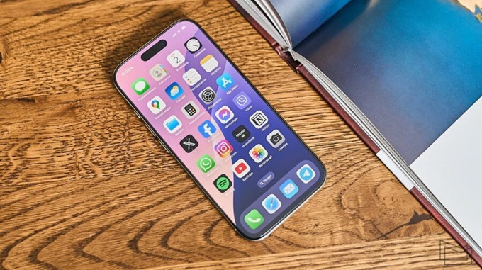 Apple планує підняти ціни на iPhone, але не хоче виправдовувати це митами Трампа — WSJ