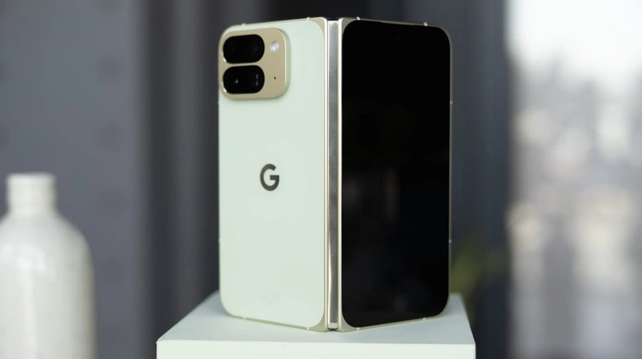 Google Pixel 10 Pro Fold став першим складаним смартфоном із повним захистом від пилу та води