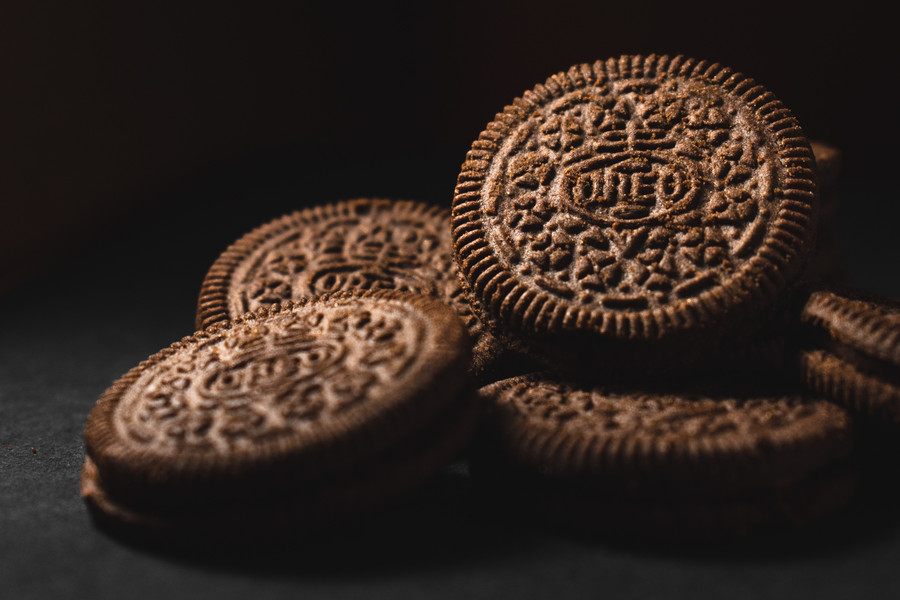 Scientists have learned why Oreo fillings are so difficult to divide equally between two halves