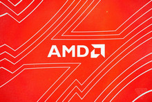 Виробники ноутбуків скаржаться на AMD через фокус компанії на дата-центрах