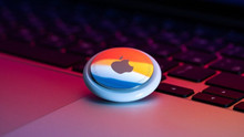 A new case of tracking with Apple AirTag. This time the tracker was found on a police car in Japan