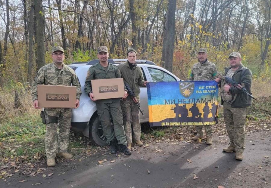 Дякуємо всім, хто долучився: передали авто та ноутбуки військовим