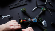 Компанія VYRIY запустила школу для навчання збирачів FPV-дронів