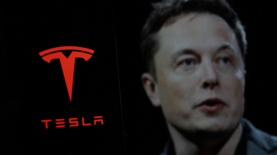 Ілон Маск звільнив ключового керівника Tesla після продовження падіння продажів електромобілів