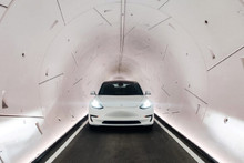 На CES 2022 можна було покататися по тунелю The Boring Company, але навіть в ньому почалися затори ¯\_(ツ)_/¯