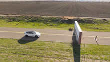 Ютубер порівняв роботу функцій безпеки камер в Tesla Model Y з варіантом, який використовує LiDAR