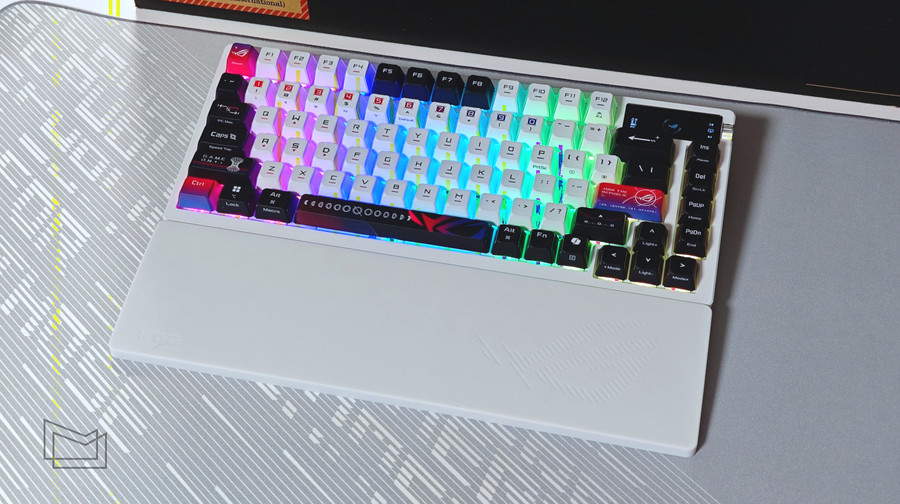 ASUS ROG Azoth X: топова механічна клавіатура з космічним дизайном