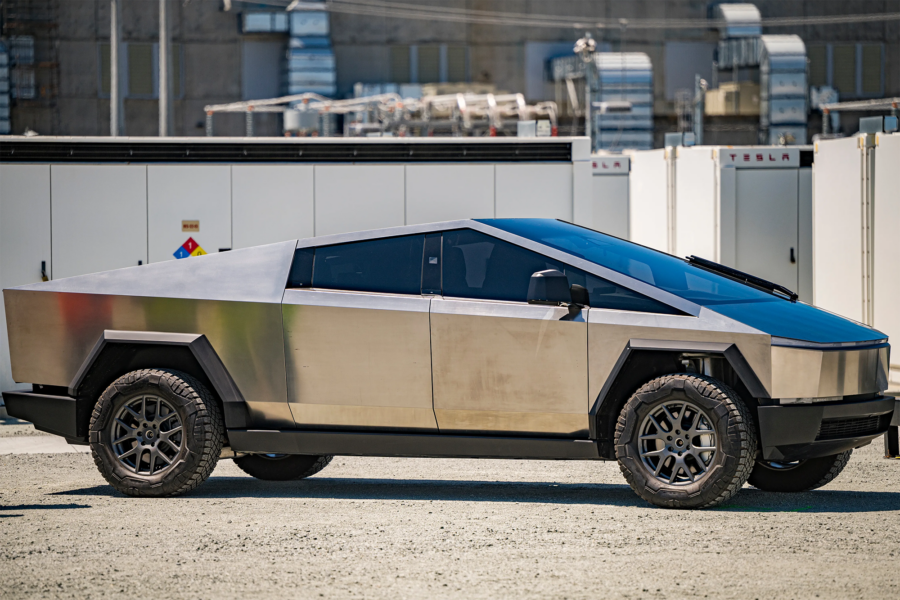 Ілон Маск анонсував захід, присвячений старту постачання Tesla Cybertruck, у третьому кварталі цього року