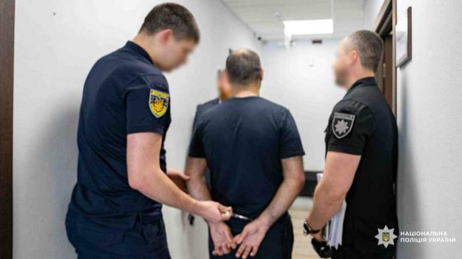 В Україні впіймали хакерів через мільярдні збитки світовим компаніям. ФБР США обіцяє $10 млн за інформацію про організатора атак