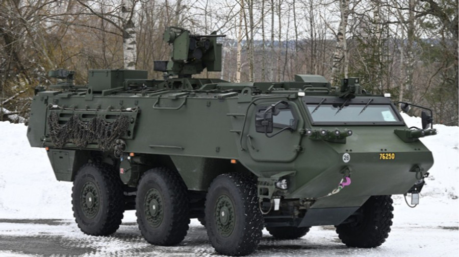 Латвія передала Україні нову партію бронетранспортерів Patria 6x6