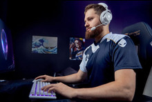 Dell анонсувала нові ігрові навушники Alienware із ANC та драйверами з графеновим покриттям