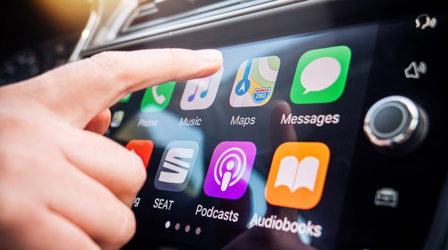 BMW вважає, що любов користувачів до CarPlay та Android Auto перебільшена