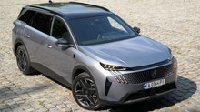 Peugeot 5008: шановна велика родино, ваш космоліт прибув!